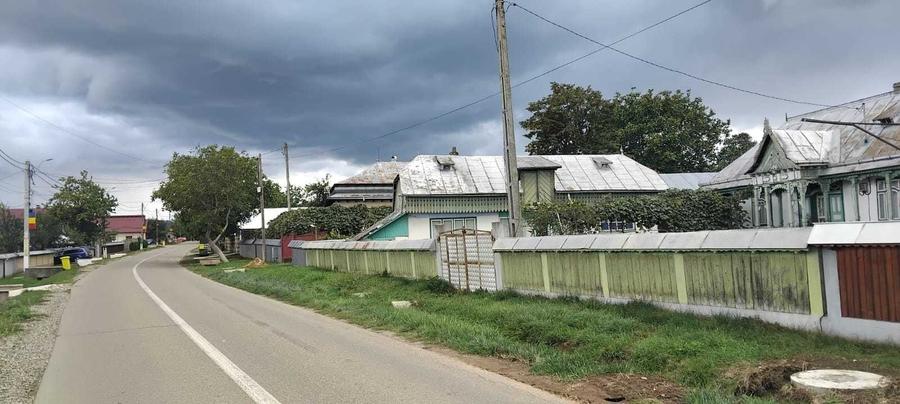 Casă cu 2 camere în Răucești