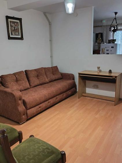 Apartament cu 2 camere decomandat în Nicolina