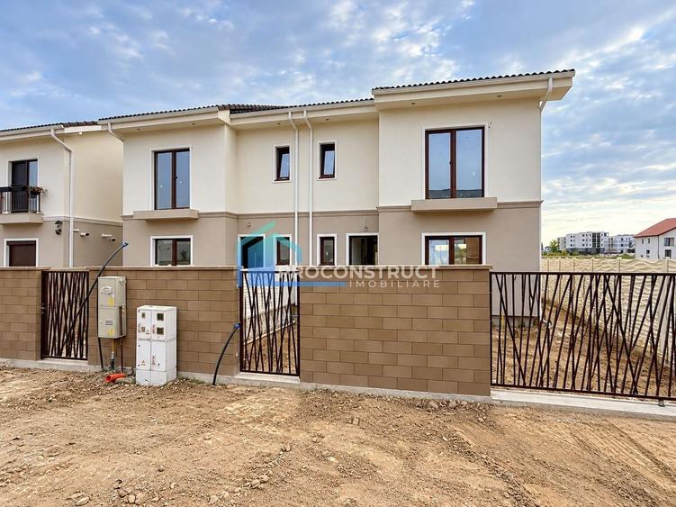 Duplex cu 4 camere cu Canalizare în Moșnița Nouă