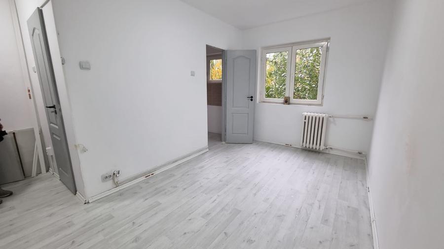Garsonieră semidecomandată în Rahova