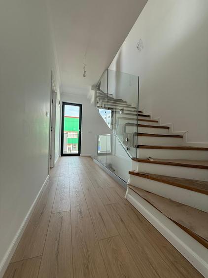 Duplex cu 5 camere cu Teren 60 Mp în Exterior Nord