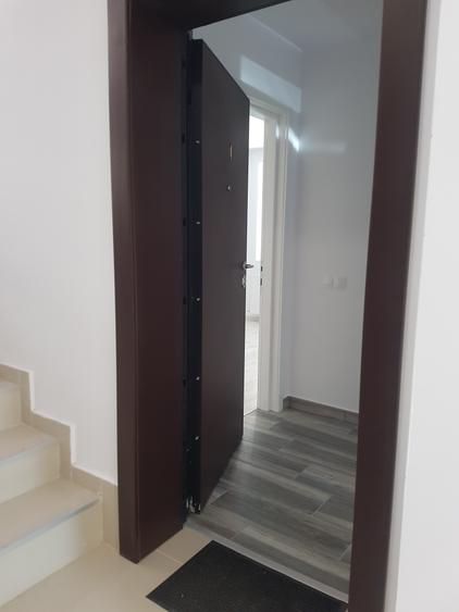 Apartament cu 2 camere decomandat în Odăi