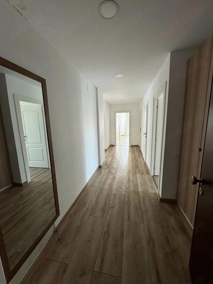 Apartament cu 4 camere decomandat în Pipera