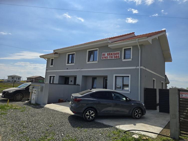 Casă cu 4 camere în Săcălaz