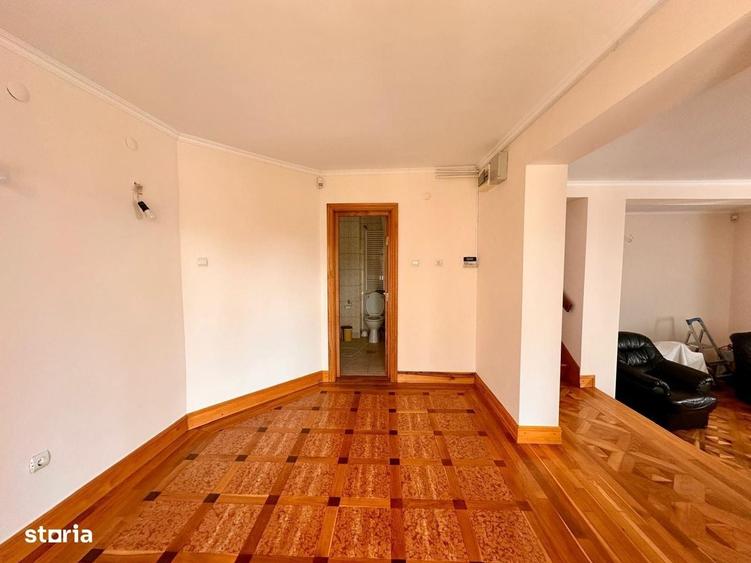 Casă cu 4 camere în Brădiceni