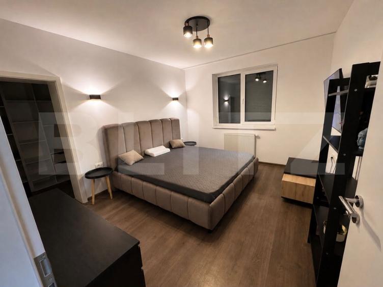 Apartament cu 2 camere decomandat, mobilat în Tractorul