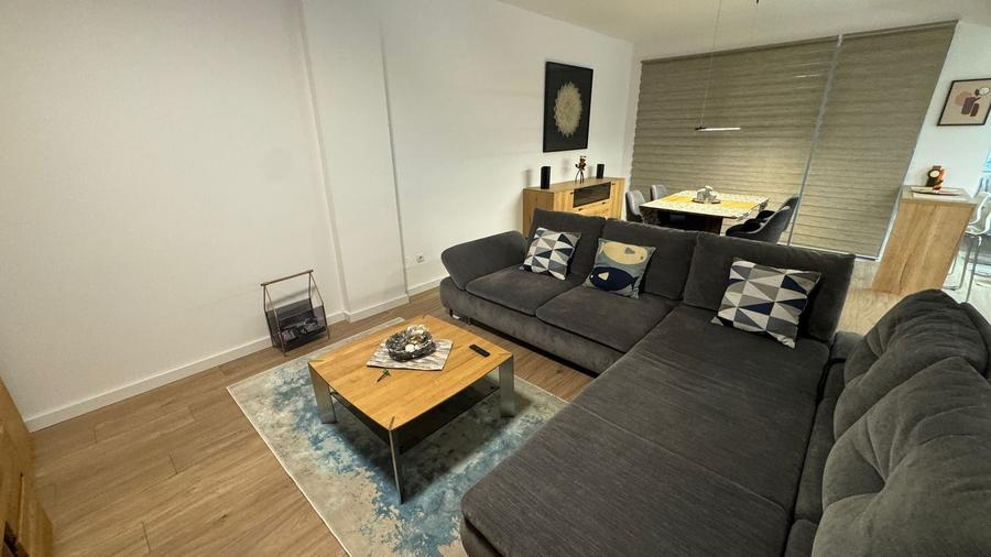 Apartament cu 2 camere decomandat, mobilat în Central