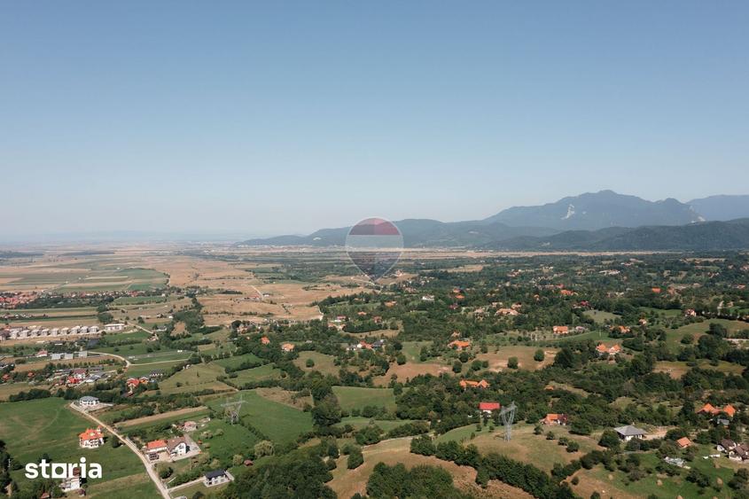 Teren de 3000 mp, în Bran