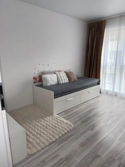 Apartament cu 3 camere semidecomandat în Chiajna
