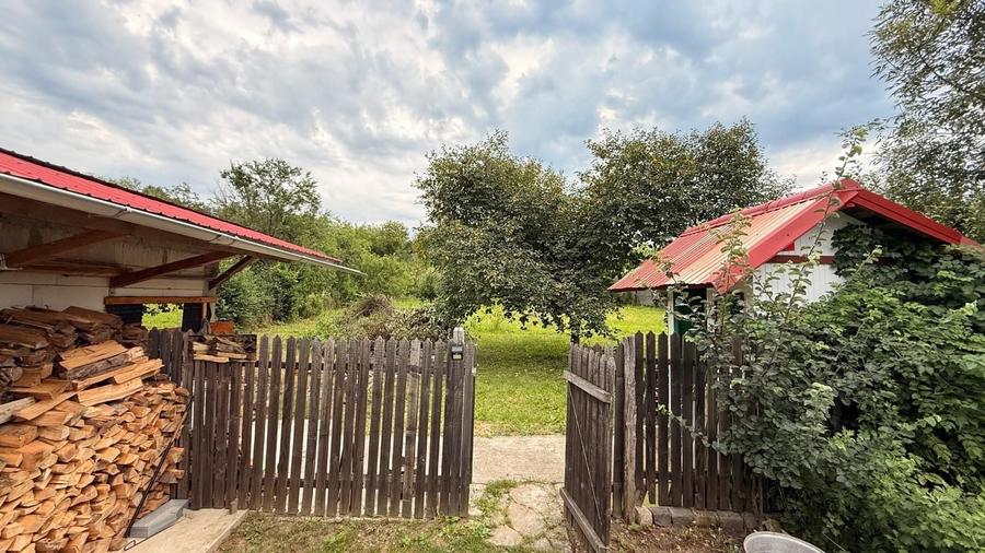 Casă cu 4 camere în Coșerele