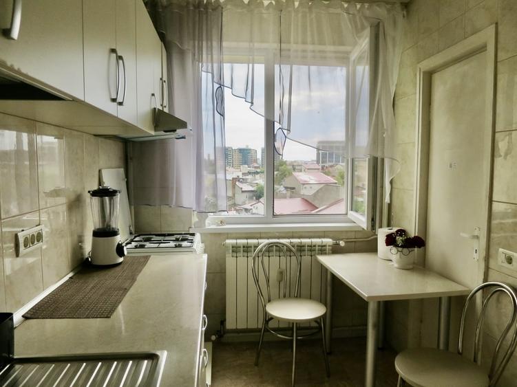 Apartament cu 3 camere semidecomandat în Gara de Nord