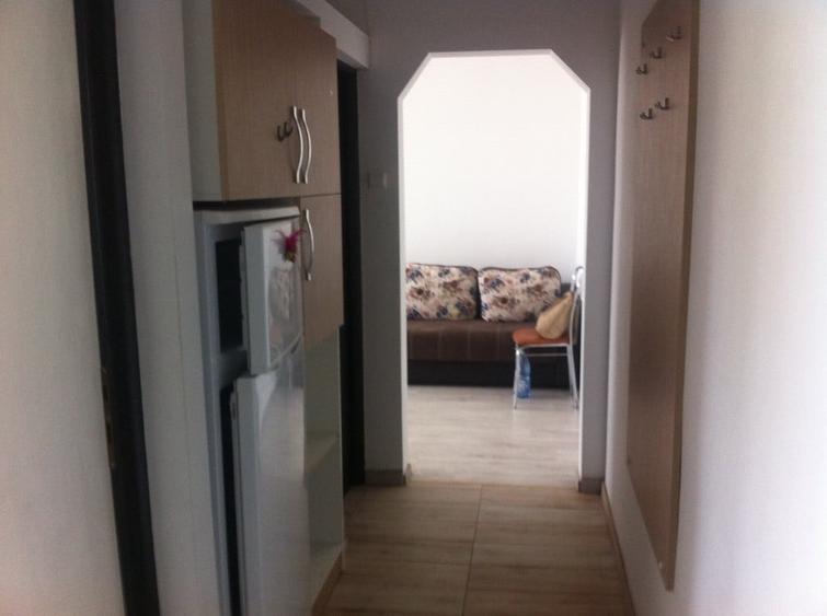 Apartament cu 3 camere semidecomandat în George Enescu