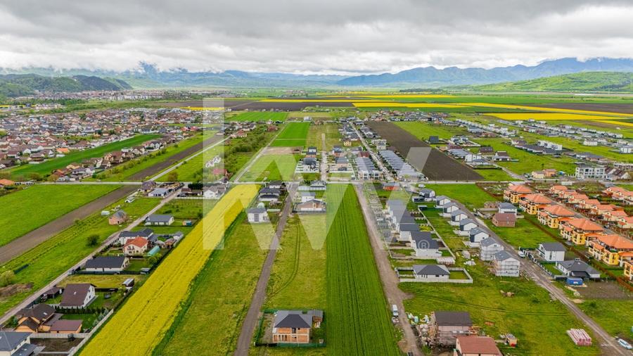 Teren agricol extravilan de 13742 mp, în Cristian