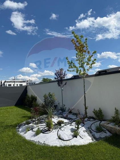 Casă individuală cu 5 camere cu Piscina în Central