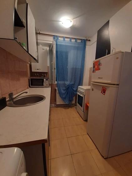 Apartament cu 2 camere nedecomandat, mobilat în Tomis Nord