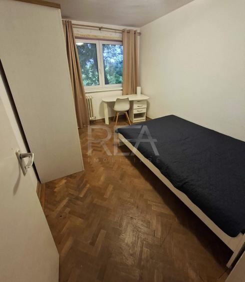 Apartament cu 3 camere semidecomandat, mobilat în Drumul Taberei