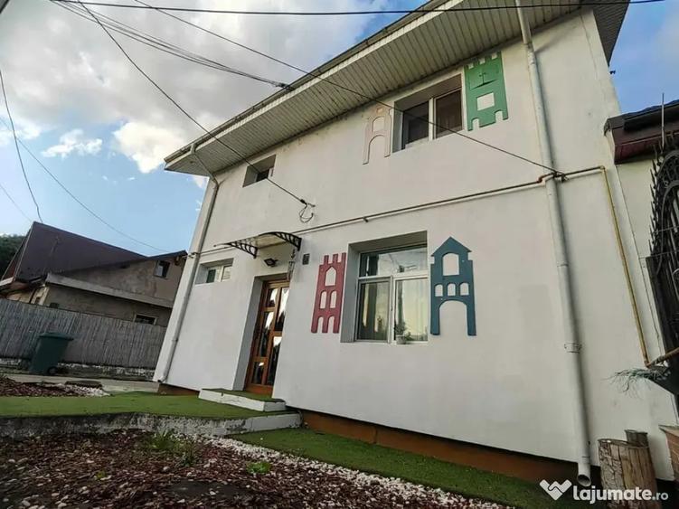 Casă cu 5 camere în Mioriței