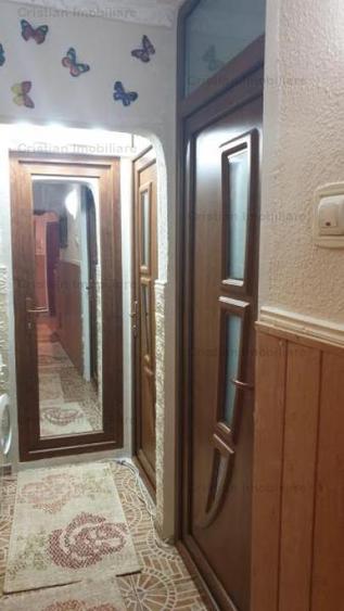 Apartament cu 3 camere decomandat în Buzaului