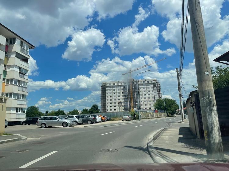 Teren Construcții intravilan de 400 mp, în Apărătorii Patriei