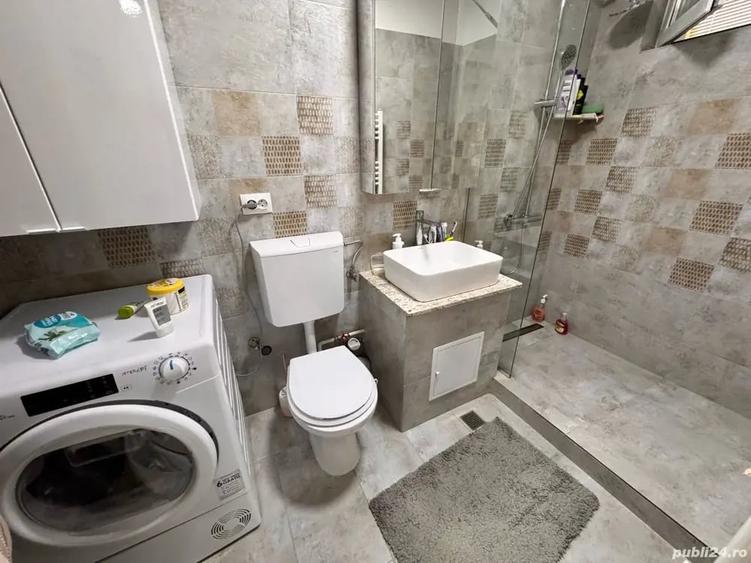 Apartament cu 4 camere decomandat în Mangalia