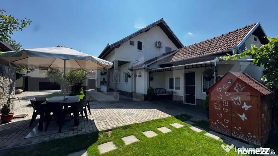 Casă cu 7 camere cu Teren 585 Mp în Teiu