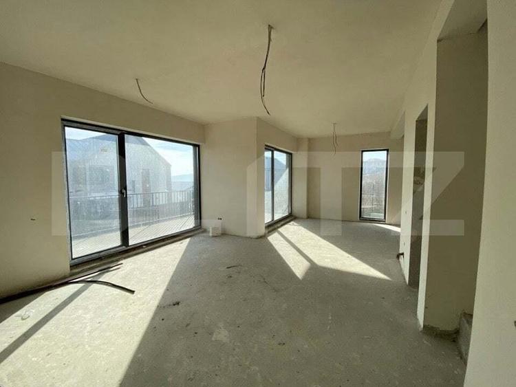 Casă cu 4 camere cu Teren 410 Mp în Dezmir