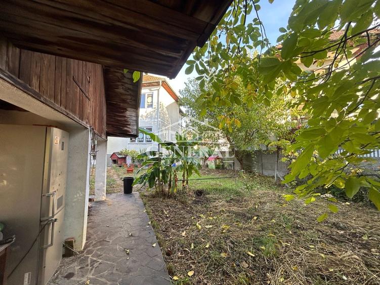 Casă individuală cu 5 camere cu Canalizare în Valea Roșie