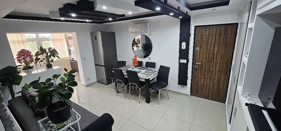 Apartament cu 2 camere decomandat în Central