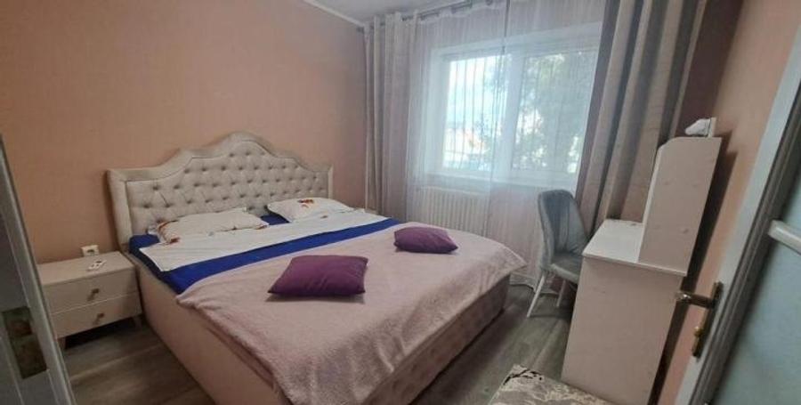 Apartament cu 2 camere semidecomandat, mobilat în Casa de Cultură