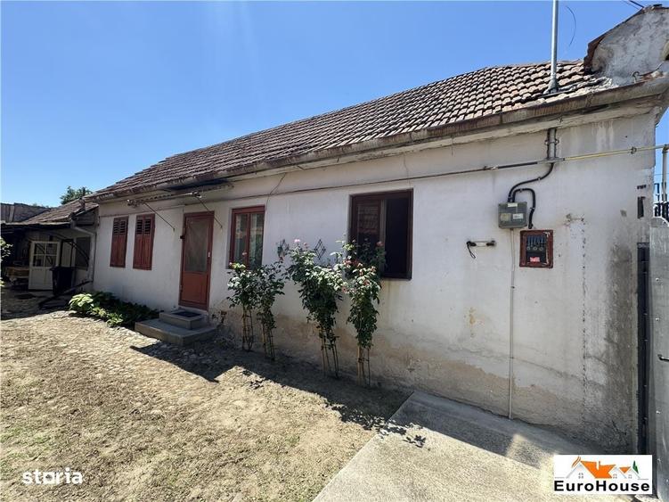 Casă cu 4 camere cu Teren 569 Mp în Central