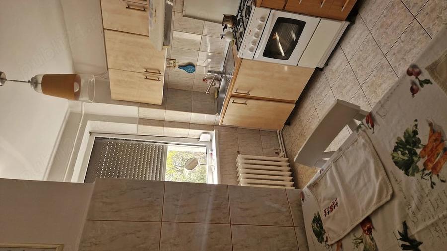 Apartament cu 2 camere semidecomandat, mobilat în Central