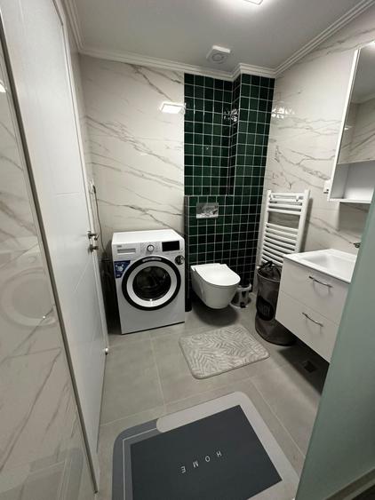 Apartament cu 3 camere decomandat în Energia
