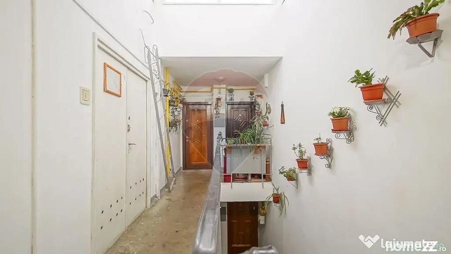 Apartament cu 2 camere semidecomandat în Est