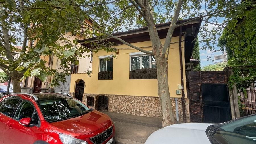 Casă individuală cu 3 camere cu Canalizare în Pache Protopopescu