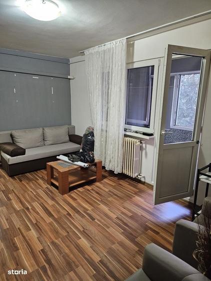 Apartament cu 3 camere în Militari