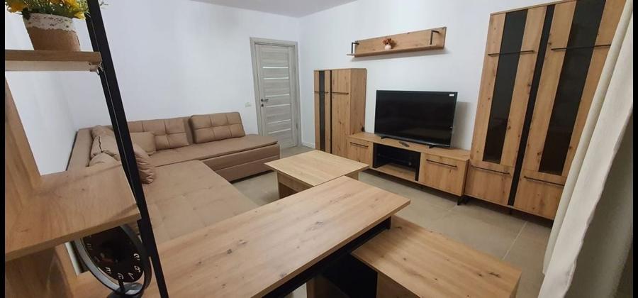 Apartament cu 2 camere decomandat în Aradului