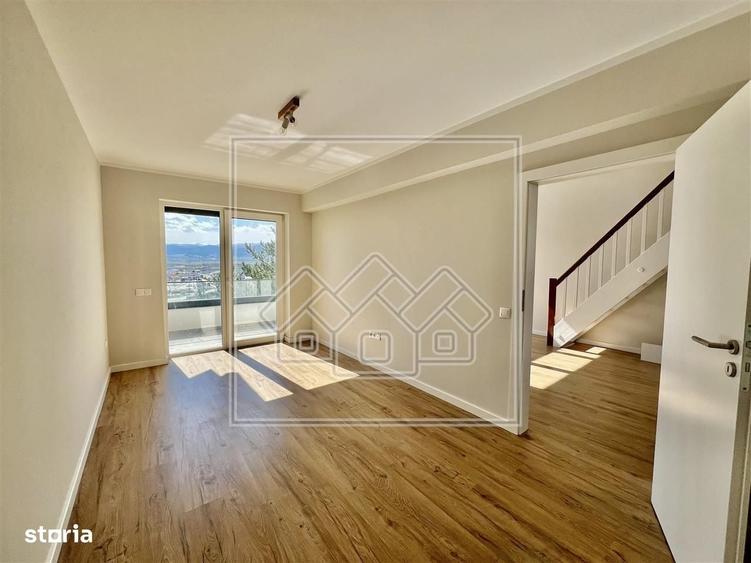 Apartament cu 3 camere în Cristian