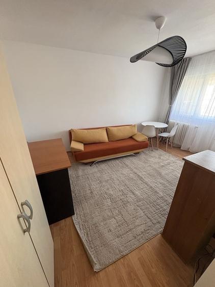 Garsonieră decomandată în Central