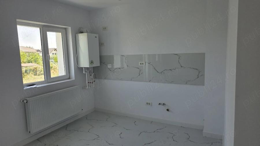 Apartament cu 4 camere semidecomandat în Central