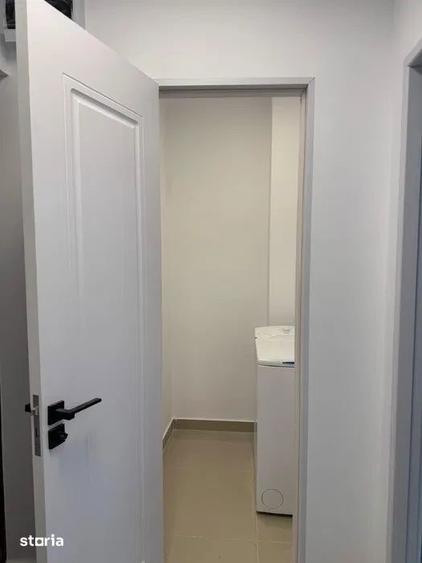 Apartament cu 2 camere semidecomandat, mobilat în Văcăresti