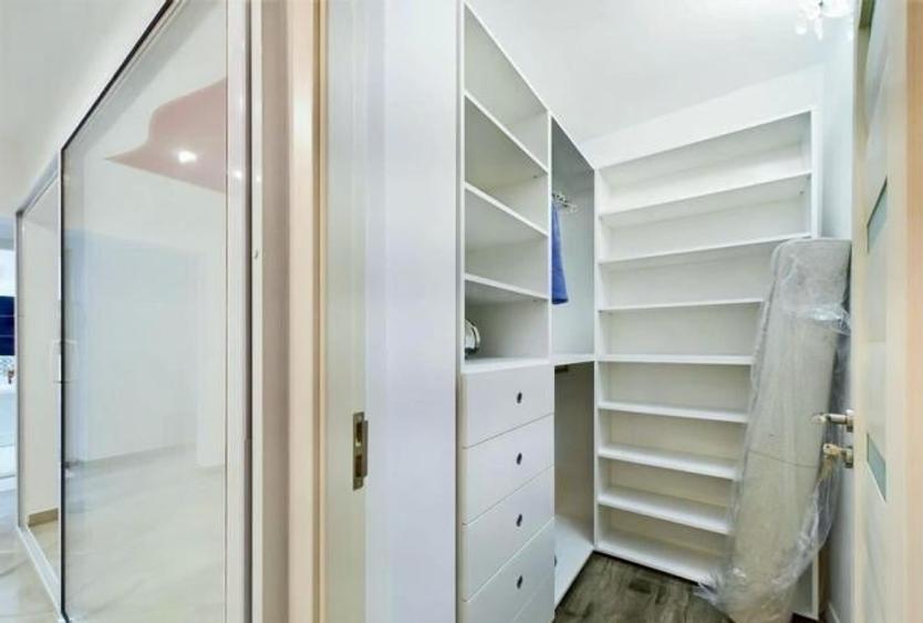 Apartament cu 3 camere decomandat, mobilat în Virtuții