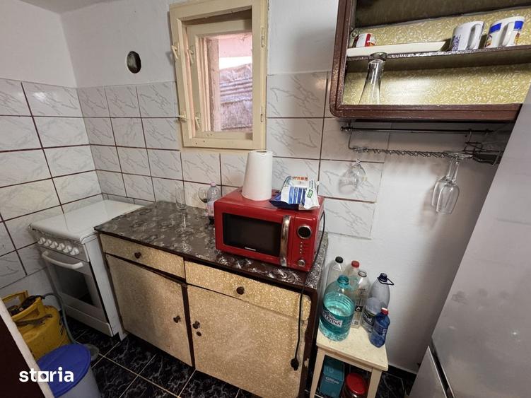 Casă cu 3 camere cu Canalizare în Plopi