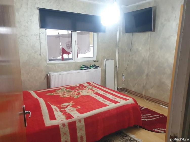 Apartament cu 3 camere semidecomandat, mobilat în Berceni