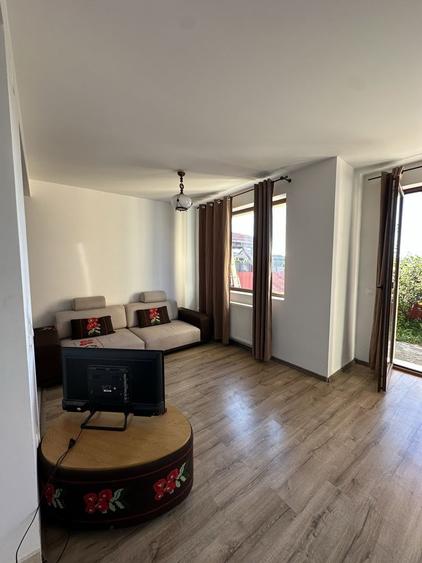 Casă cu 3 camere cu Teren 350 Mp în Sânpetru