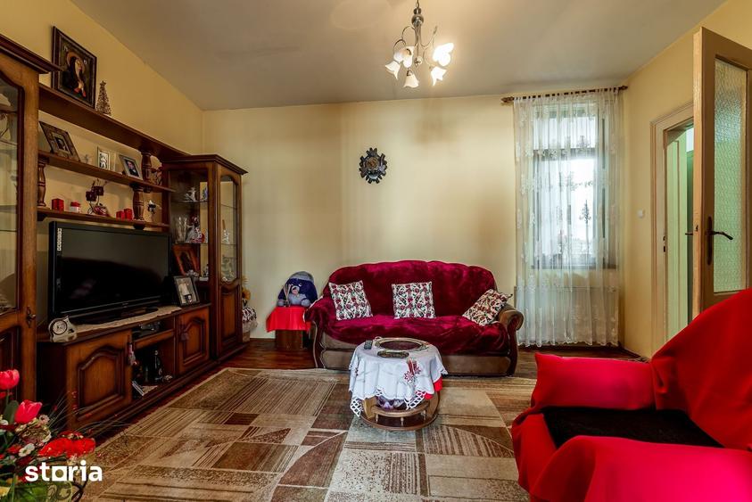 Apartament cu 3 camere, mobilat în Central