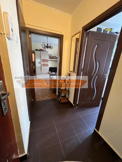 Apartament cu 2 camere semidecomandat în Calea București