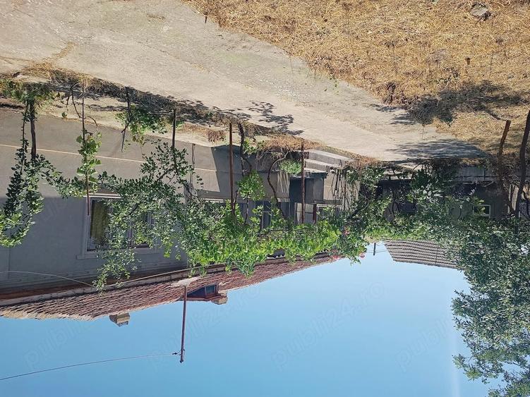 Casă cu 3 camere cu Teren 3500 Mp în Baia