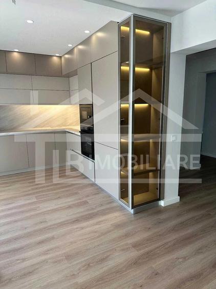 Apartament cu 3 camere decomandat în Unirii