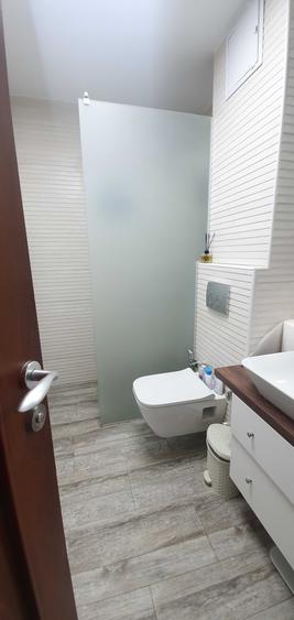 Apartament cu 3 camere decomandat în Lăpuș Argeș