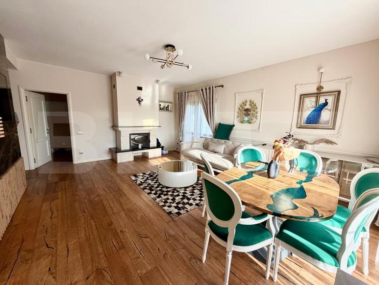 Penthouse cu 3 camere semidecomandat, mobilat în Gruia